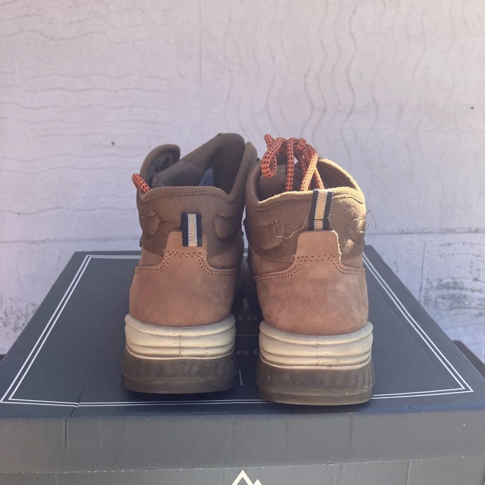 Women’s hiking boots- size 7.5 - Picture 5 of 6